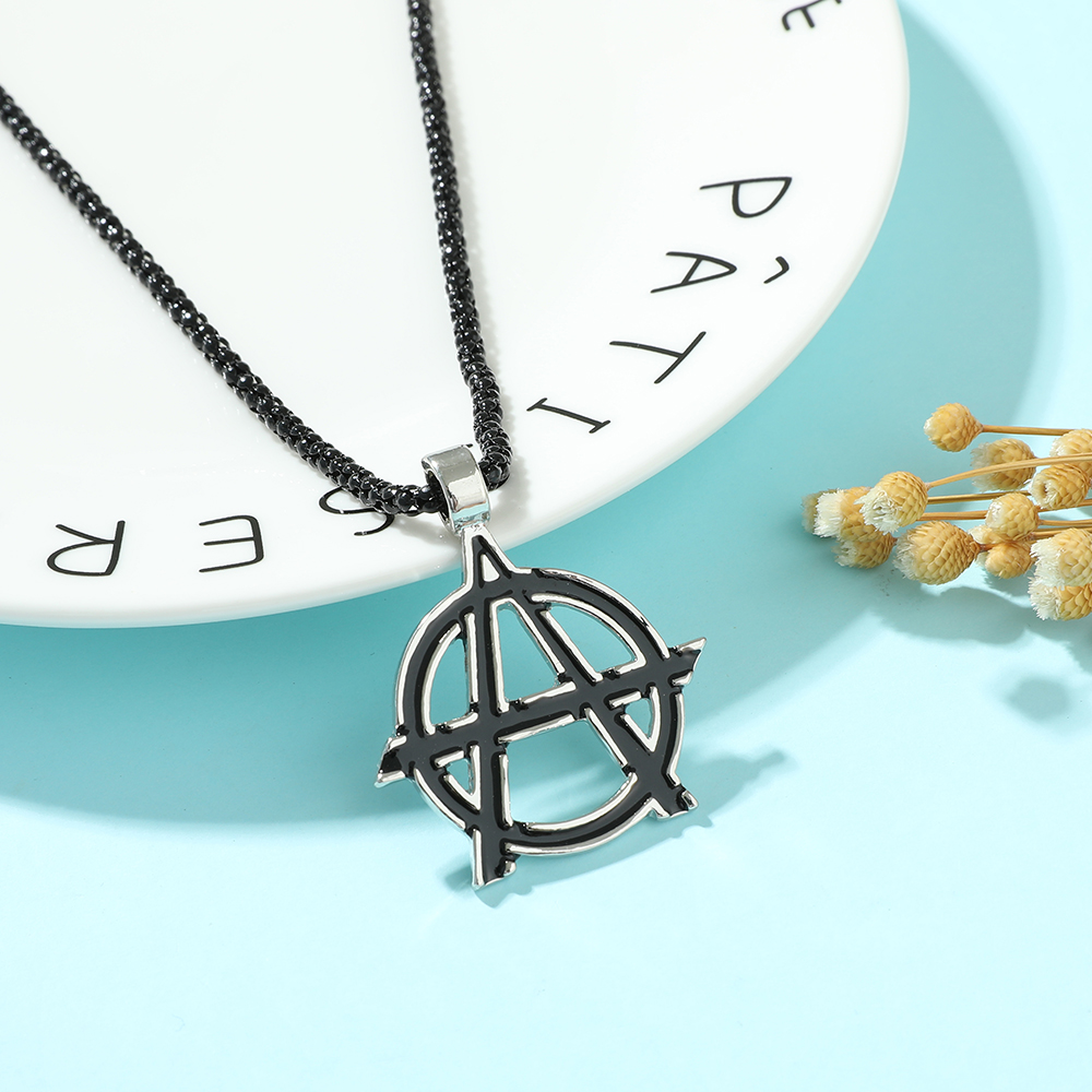 Men Accessories Logo - 映画アベンジャーズシンボル文字 A ロゴネックレスヴィンテージアナーキーシンボル黒色ペンダント男性用ジュエリーアクセサリーギフト