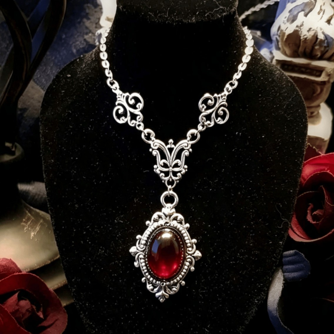 ヴァンパイアカメオネックレス、ブラッドカメオ、ゴシックジュエ - Men'S Victorian Accessories のレビューと価格