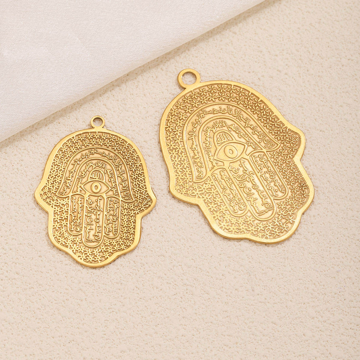 5個入り 18K PVDステンレス鋼 ハムサハンド 邪視除け - Men Accessories Evil Eye のレビューと価格