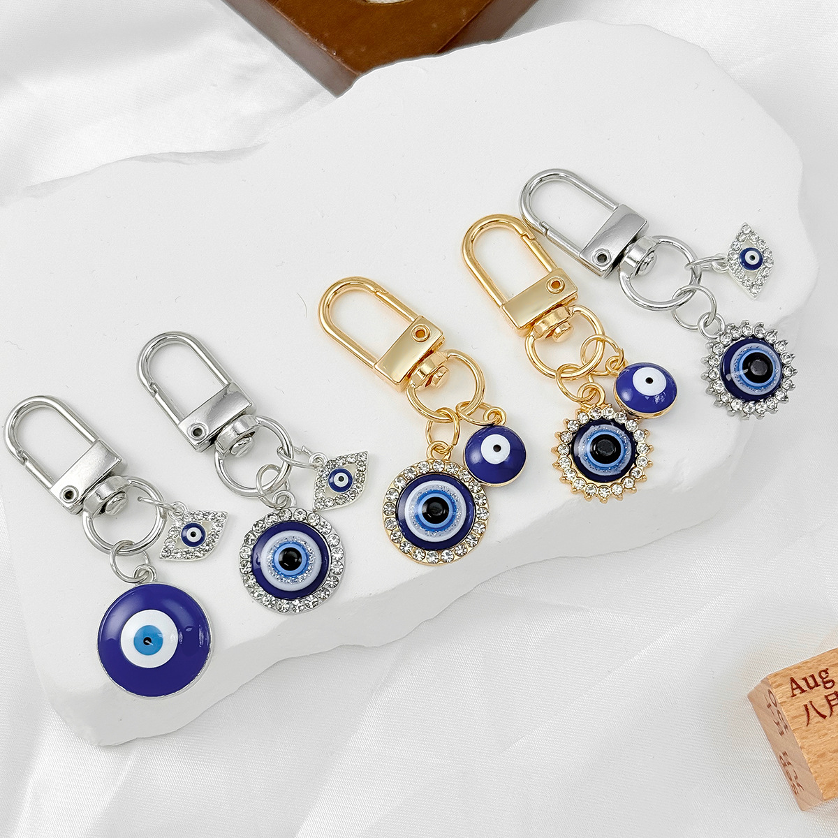 キーホルダーまつげメタル邪眼キーホルダー車のキー女性男性ハン - Men Accessories Evil Eye のレビューと価格